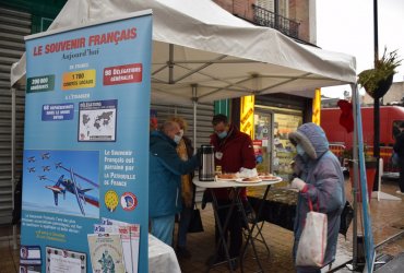 STAND DU SOUVENIR FRANÇAIS AU MARCHÉ