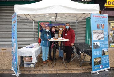 STAND DU SOUVENIR FRANÇAIS AU MARCHÉ