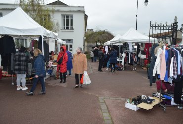 BROCANTE VÊTEMENTS ADULTE - 2 AVRIL 2023