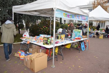 BROCANTE DE JOUETS ET DÉCORATIONS DE NOËL - DIMANCHE 11 DECEMBRE 2022