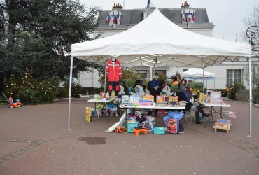 BROCANTE DE JOUETS ET DÉCORATIONS DE NOËL - DIMANCHE 11 DECEMBRE 2022