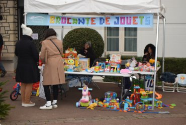 BROCANTE DE JOUETS ET DÉCORATIONS DE NOËL - DIMANCHE 11 DECEMBRE 2022