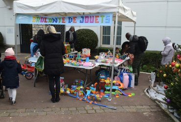 BROCANTE DE JOUETS ET DÉCORATIONS DE NOËL - DIMANCHE 11 DECEMBRE 2022