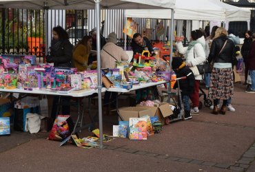 BROCANTE DE JOUETS ET DÉCORATIONS DE NOËL - DIMANCHE 11 DECEMBRE 2022