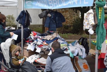 BROCANTE VÊTEMENTS ENFANTS - 12 MARS 2023