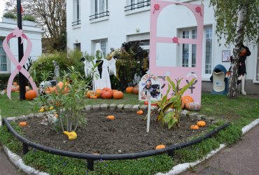 DÉCORATION HALLOWEEN DE LA MAIRIE - LUNDI 19 OCTOBRE 2020