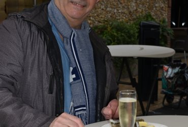 DÉGUSTATION HUÎTRES ET CHARCUTERIES AU MARCHÉ