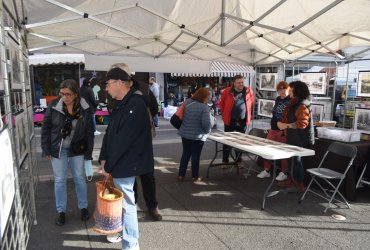 PRÉSENCE DES ASSOCIATIONS "HORIZON CANCER" ET "MEMOIRE VIVANTE DU PLATEAU D'AVRON" AU MARCHÉ - DIMANCHE 16 OCTOBRE