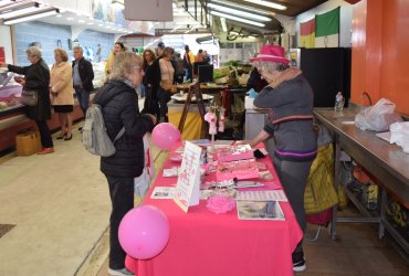 PRÉSENCE DES ASSOCIATIONS "HORIZON CANCER" ET "MEMOIRE VIVANTE DU PLATEAU D'AVRON" AU MARCHÉ - DIMANCHE 16 OCTOBRE