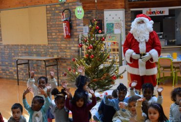 TOURNÉE DU PÈRE NOËL MATERNELLE LÉON FRAPIÉ - VENDREDI 18 DÉCEMBRE