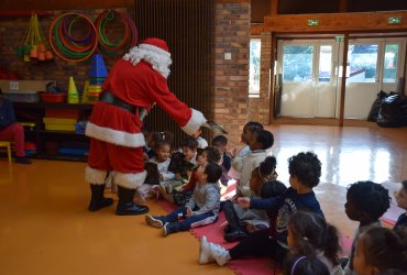 TOURNÉE DU PÈRE NOËL MATERNELLE LÉON FRAPIÉ - VENDREDI 18 DÉCEMBRE