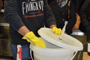 MISE EN BOUTEILLE DE LA BIÈRE NOCÉENNE "LA FAVORITE"