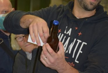 MISE EN BOUTEILLE DE LA BIÈRE NOCÉENNE "LA FAVORITE"