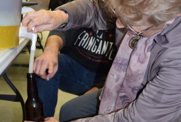 MISE EN BOUTEILLE DE LA BIÈRE NOCÉENNE "LA FAVORITE"