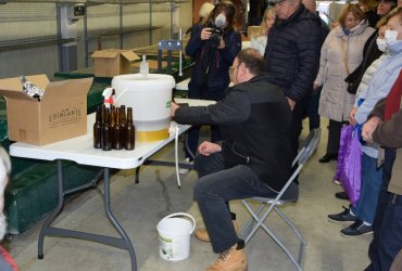 MISE EN BOUTEILLE DE LA BIÈRE NOCÉENNE "LA FAVORITE"