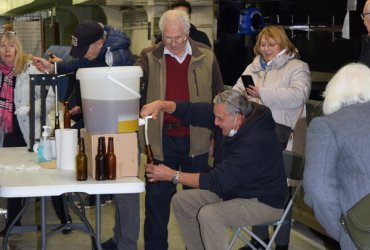 MISE EN BOUTEILLE DE LA BIÈRE NOCÉENNE "LA FAVORITE"