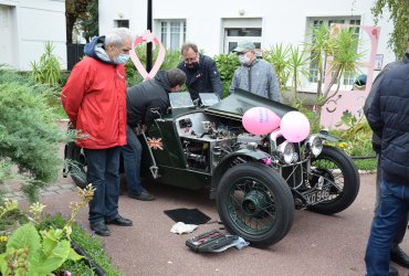 OCTOBRE ROSE : EXPOSITION DE VOITURES ANCIENNES - DIMANCHE 4 OCTOBRE