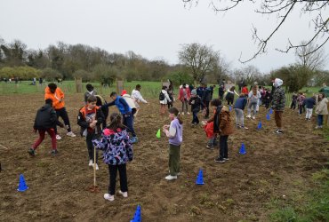 DU BLÉ AU PAIN : LE SEMIS AVEC LES ENFANTS DES CENTRES DE LOISIRS