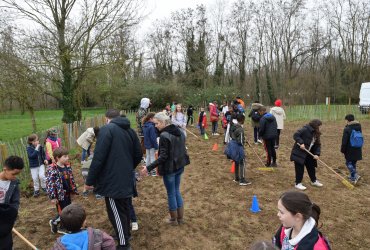 DU BLÉ AU PAIN : LE SEMIS AVEC LES ENFANTS DES CENTRES DE LOISIRS