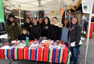 VENTE SUR LE MARCHÉ PAR LES ÉLÈVES DU COLLÈGE J. MOULIN - 16 AVRIL 2023