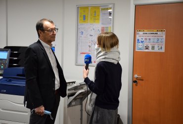 PROLONGEMENT DU METRO 1 : RENCONTRE DE C. DEMUYNCK, MAIRE DE NEUILLY-PLAISANCE ET J-M. GENESTIER, MAIRE DU RAINCY ET VICE PRESIDENT DE GPGE, AVEC LES ENTREPRISES DE LA ZA DE LA FONTAINE DU VAISSEAU