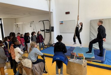 VISITE PAR LES ENFANTS DES ÉCOLES DE LA CASERNE DES POMPIERS