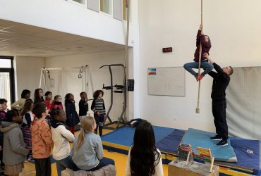 VISITE PAR LES ENFANTS DES ÉCOLES DE LA CASERNE DES POMPIERS