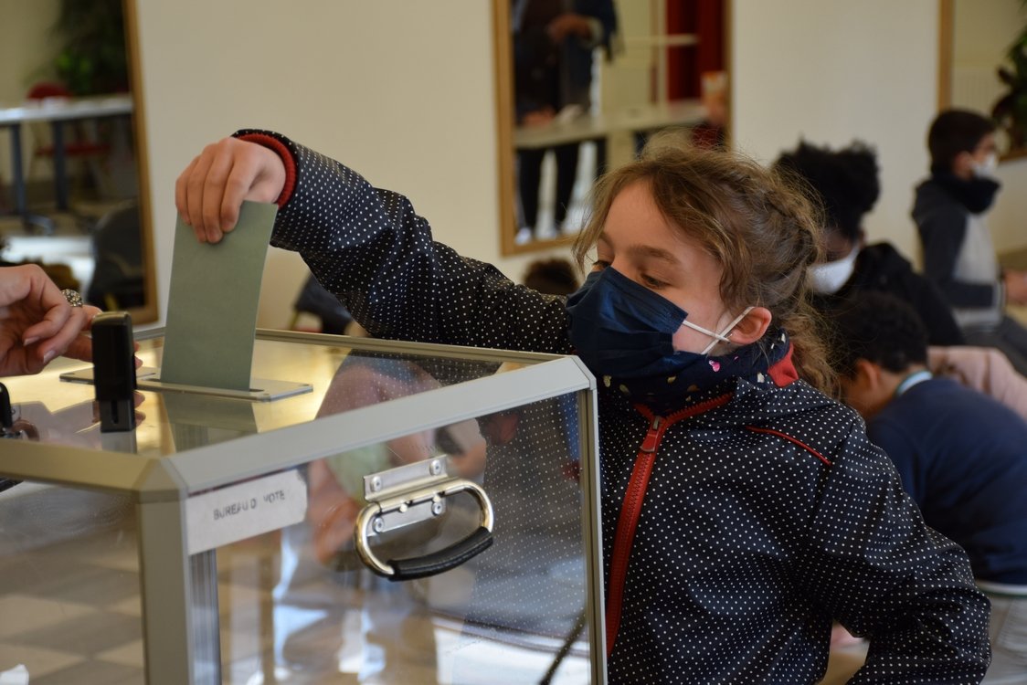 LES ÉCOLES VOTENT POUR LE PRIX DU LIONCEAU NOIR