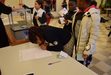 LES ÉCOLES VOTENT POUR LE PRIX DU LIONCEAU NOIR