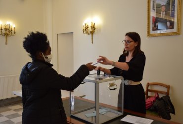 LES ÉCOLES VOTENT POUR LE PRIX DU LIONCEAU NOIR